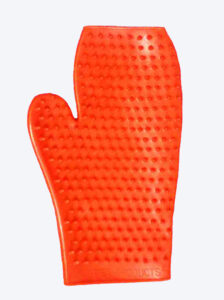 Dog Grooming Gloves super thick rubber dog bath glove is designed with soft, long bristles on one side for effective cleaning, while the other side holds soft nubs for massaging at a low price online at petindiaonline, for any query can call 9073979774.